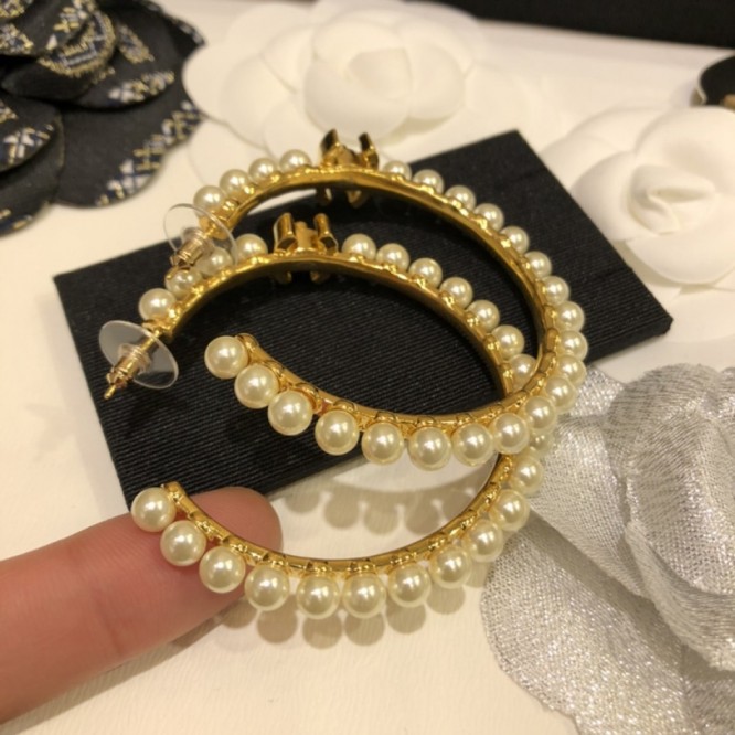 Chanel・ シャネルスタッドピアス イヤリング