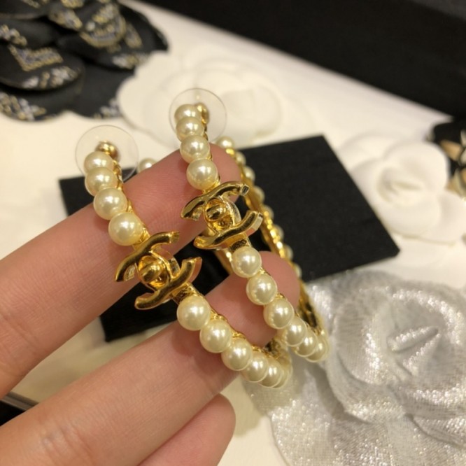 Chanel・ シャネルスタッドピアス イヤリング