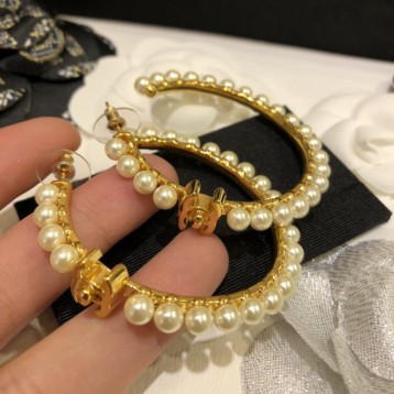 Chanel・ シャネルスタッドピアス イヤリング