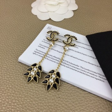 Chanel・ シャネルスタッドピアス イヤリング