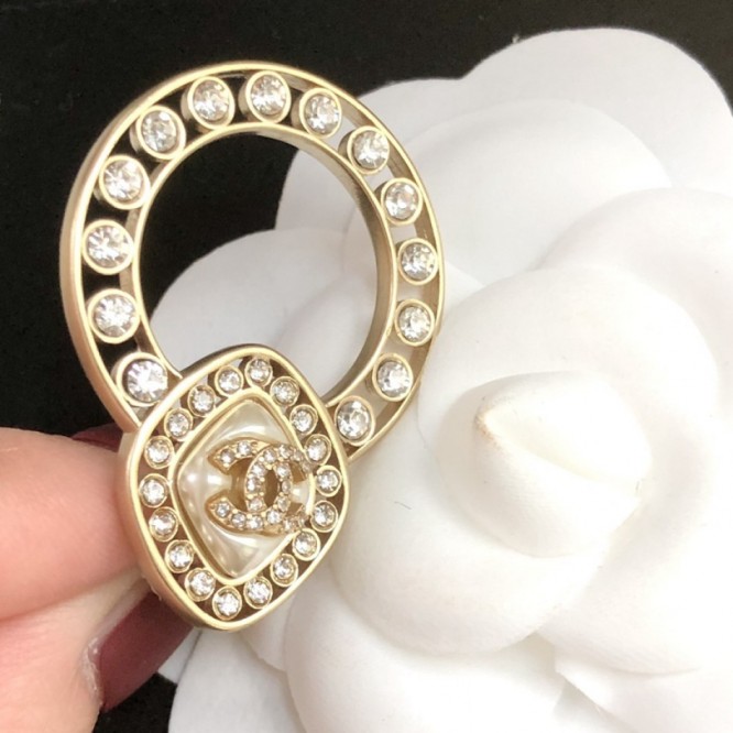 Chanel・ シャネルスタッドピアス イヤリング