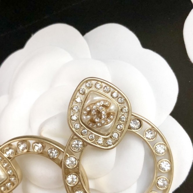Chanel・ シャネルスタッドピアス イヤリング