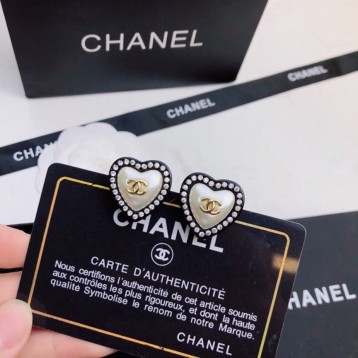 Chanel・ シャネルスタッドピアス イヤリング