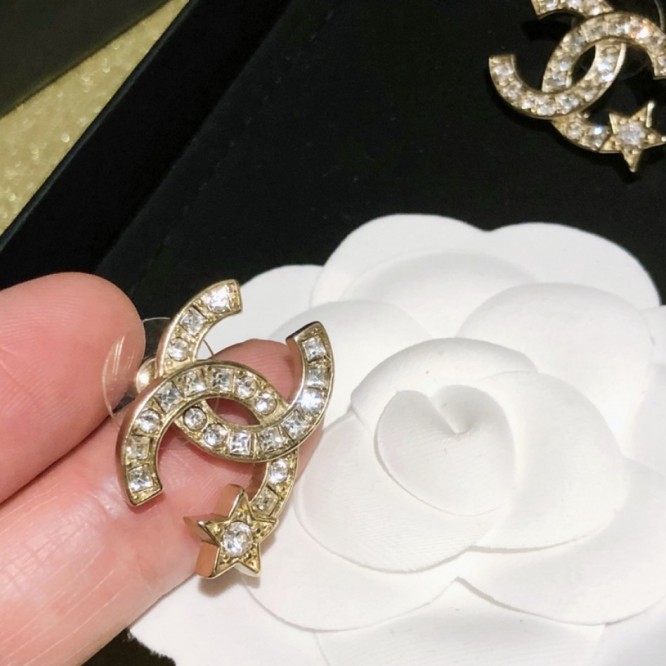 Chanel・ シャネルスタッドピアス イヤリング