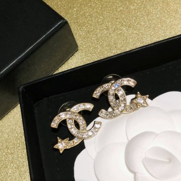 Chanel・ シャネルスタッドピアス イヤリング