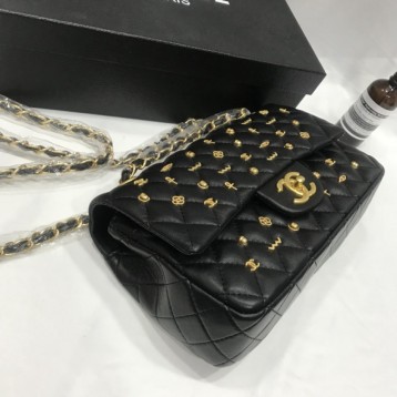 【CHANEL】 フラップバッグ ラムスキン ク 【CHANEL】 フラップバッグ ラムスキン ク