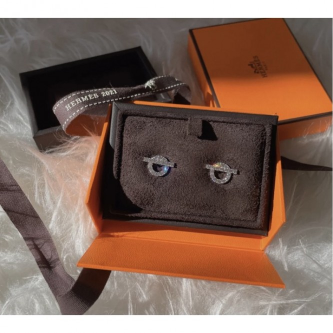 Hermes エルメス ・スタッドピアス イヤリング