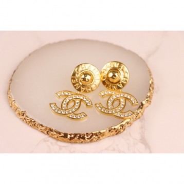 Chanel・ シャネルスタッドピアス イヤリング