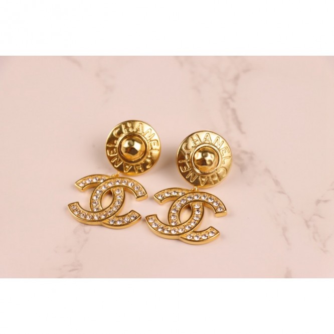 Chanel・ シャネルスタッドピアス イヤリング
