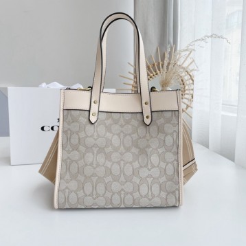 Coach・最新なクラシック ショルダーバッグ 手提げ袋 肩掛け Coach・最新なクラシック ショルダーバッグ 手提げ袋 肩掛け