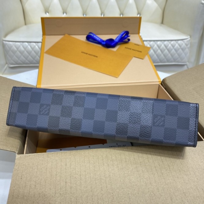 Louis Vuitton★ポシェット・ヴォワヤージュ MM