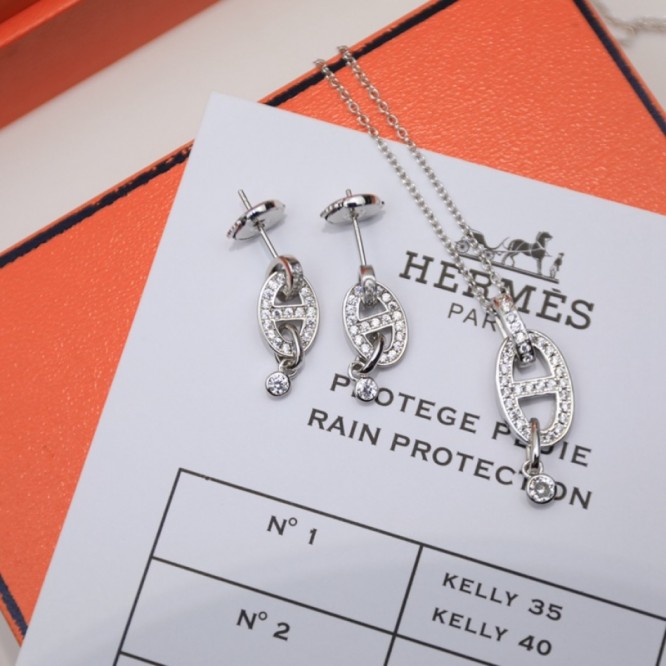 Hermes エルメス ・ネックレス
