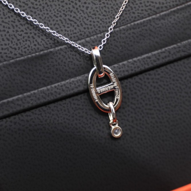 Hermes エルメス ・ネックレス