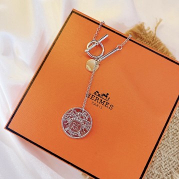 Hermes エルメス ・ネックレス