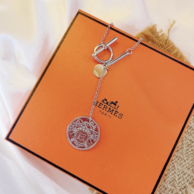 Hermes エルメス ・ネックレス