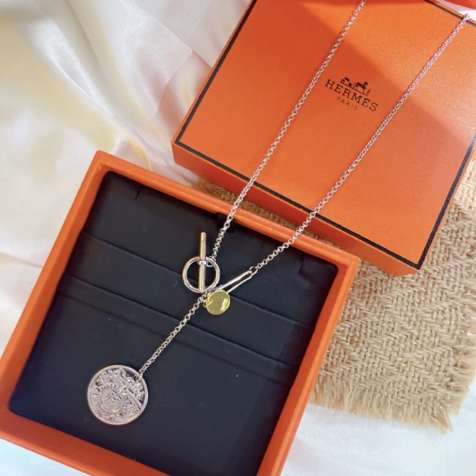 Hermes エルメス ・ネックレス