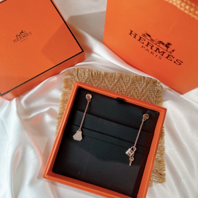 Hermes エルメス ・スタッドピアス イヤリング