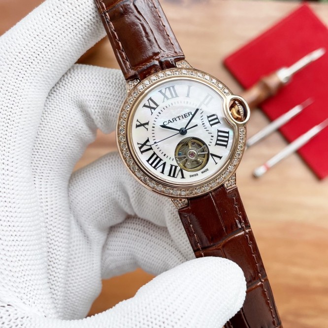 CARTIER BallonBleu バロンブルードゥカルティエ サントス-デュモン ウォッチの女性の腕時計