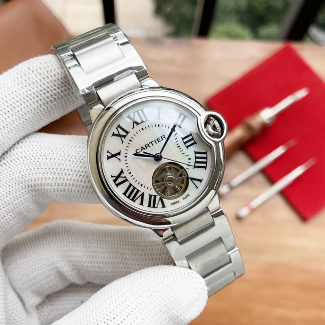 CARTIER BallonBleu バロンブルードゥカルティエ サントス-デュモン ウォッチの女性の腕時計