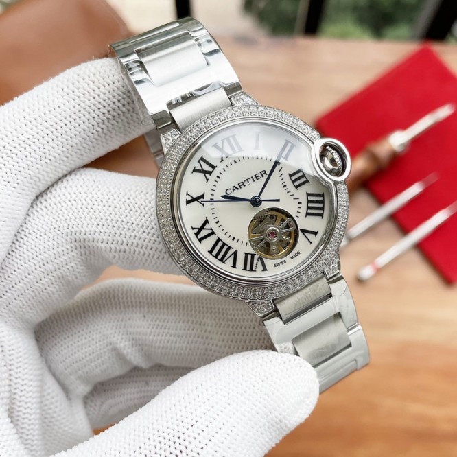CARTIER BallonBleu バロンブルードゥカルティエ サントス-デュモン ウォッチの女性の腕時計