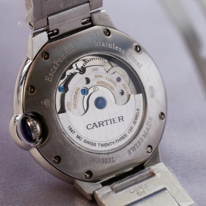 CARTIER BallonBleu バロンブルードゥカルティエ サントス-デュモン ウォッチの女性の腕時計