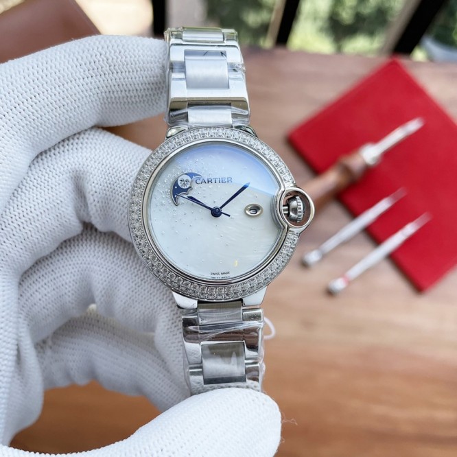 CARTIER BallonBleu バロンブルードゥカルティエ サントス-デュモン ウォッチの女性の腕時計