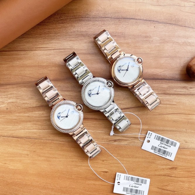 CARTIER BallonBleu バロンブルードゥカルティエ サントス-デュモン ウォッチの女性の腕時計