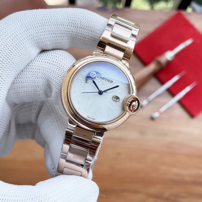 CARTIER BallonBleu バロンブルードゥカルティエ サントス-デュモン ウォッチの女性の腕時計
