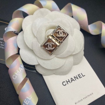 Chanel・ シャネルスタッドピアス イヤリング