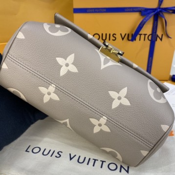 Louis Vuitton FAVORITE ショルダーバッグM45836 Louis Vuitton FAVORITE ショルダーバッグM45836