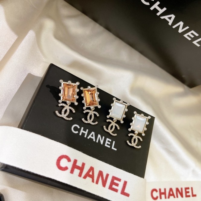 Chanel・ シャネルスタッドピアス イヤリング