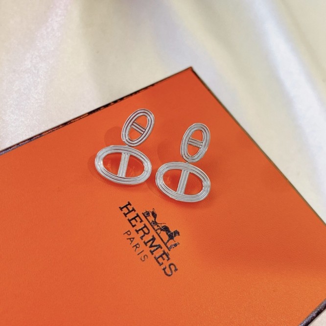 Hermes エルメス ・スタッドピアス イヤリング