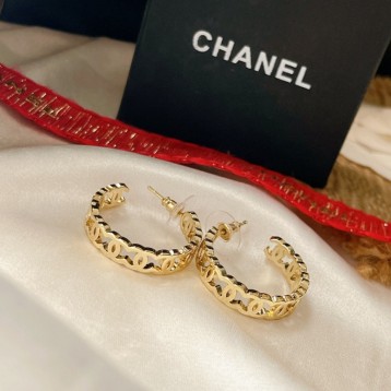 Chanel・ シャネルスタッドピアス イヤリング Chanel・ シャネルスタッドピアス イヤリング