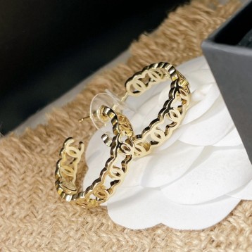 Chanel・ シャネルスタッドピアス イヤリング