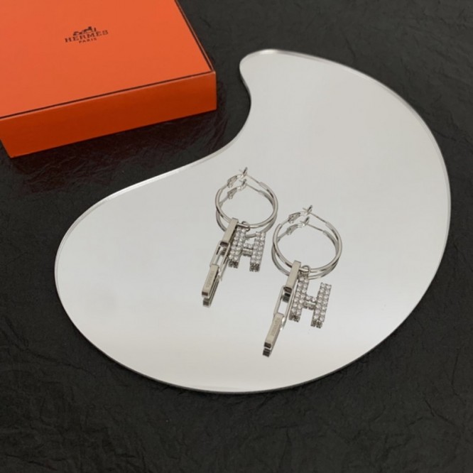 Hermes エルメス ・スタッドピアス イヤリング