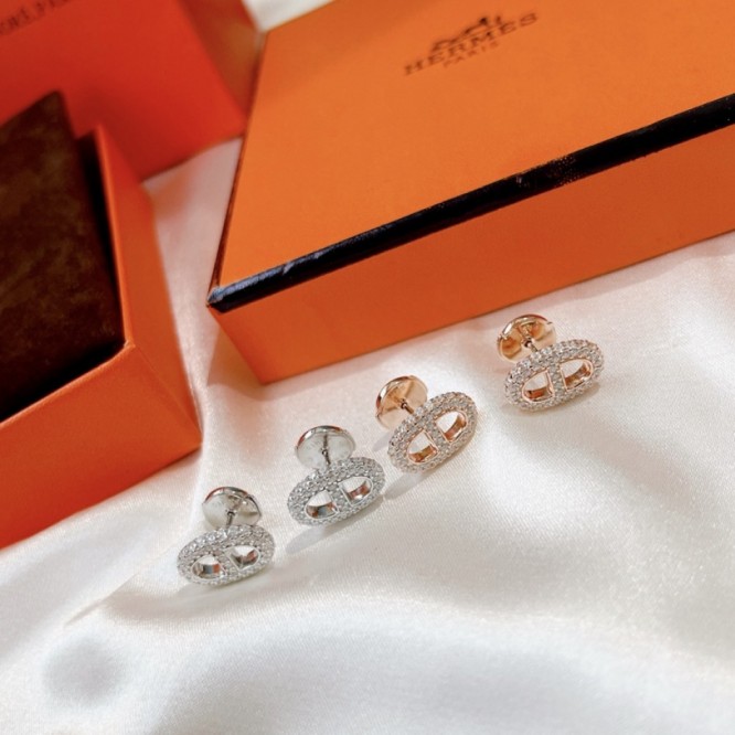 Hermes エルメス ・スタッドピアス イヤリング