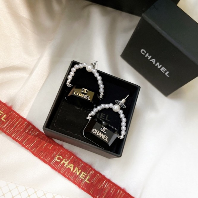 Chanel・ シャネルスタッドピアス イヤリング