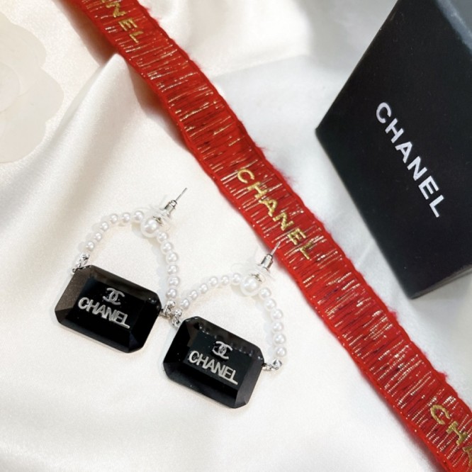 Chanel・ シャネルスタッドピアス イヤリング