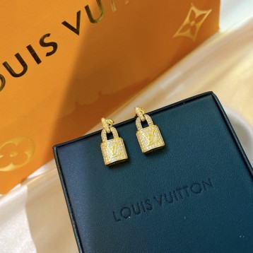 Louis Vuittonルイ ・スタッドピアス イヤリング
