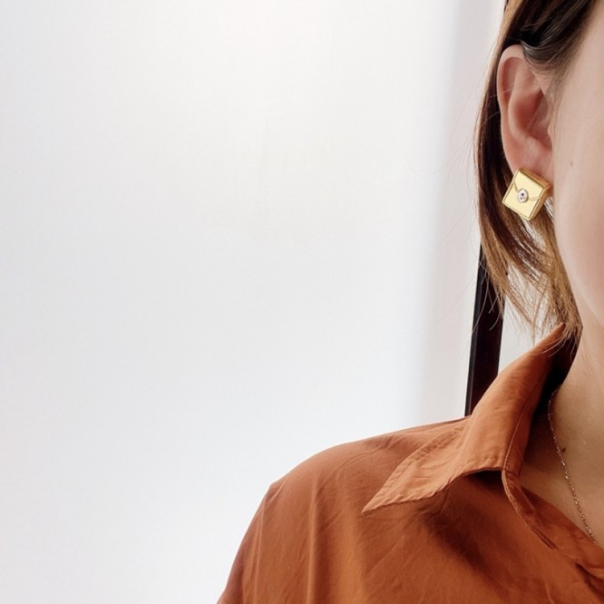 Hermes エルメス ・スタッドピアス イヤリング