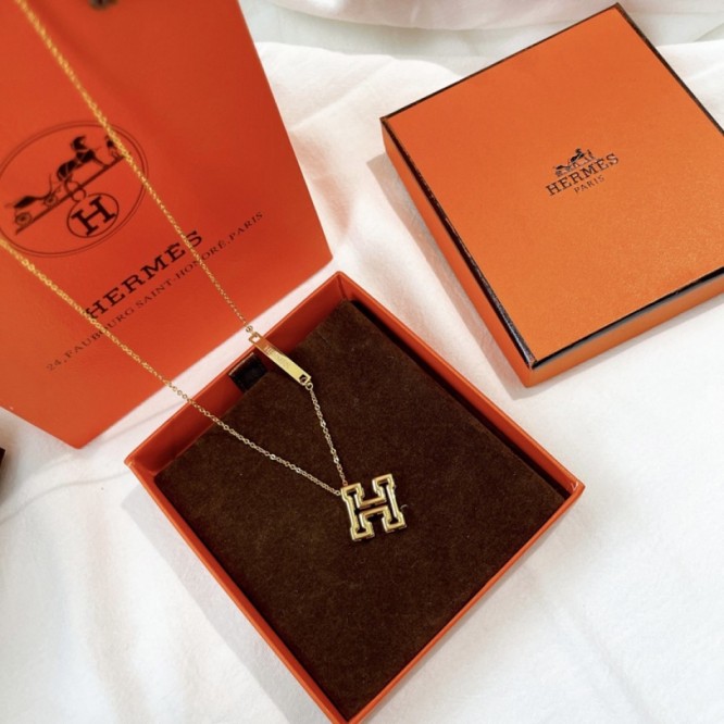 Hermes エルメス ・ネックレス