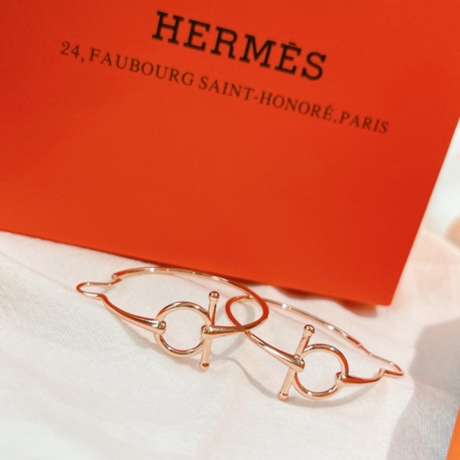 Hermes エルメス ・スタッドピアス イヤリング