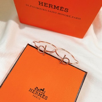 Hermes エルメス ・スタッドピアス イヤリング