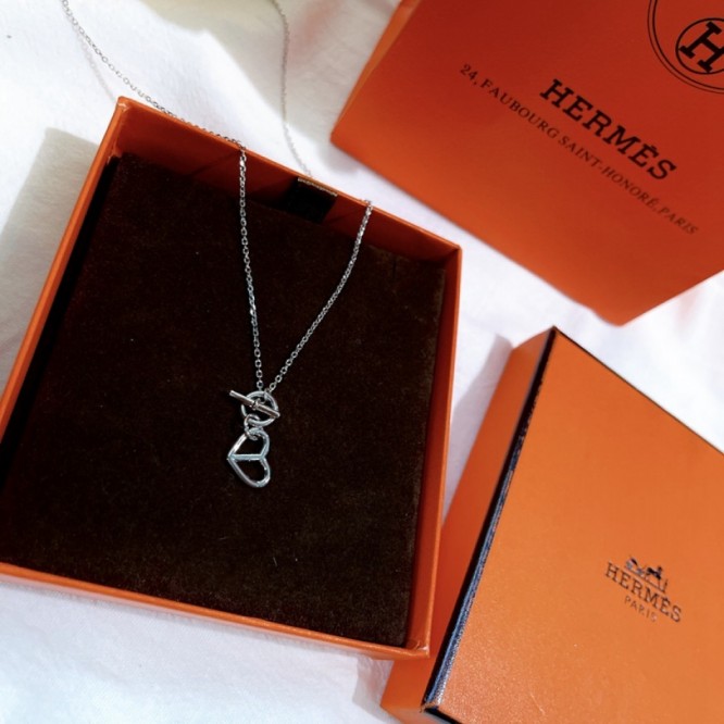 Hermes エルメス ・ネックレス