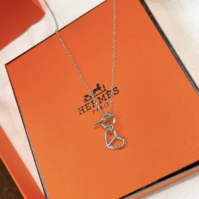 Hermes エルメス ・ネックレス