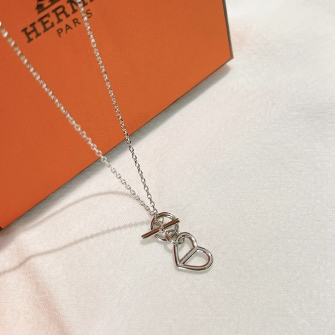 Hermes エルメス ・ネックレス