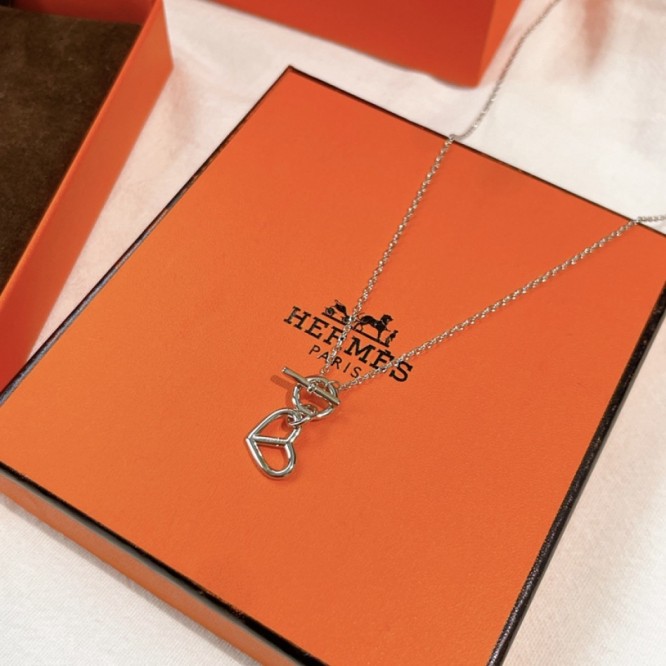 Hermes エルメス ・ネックレス