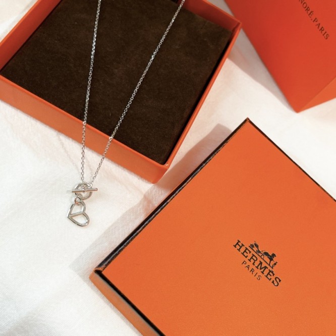 Hermes エルメス ・ネックレス