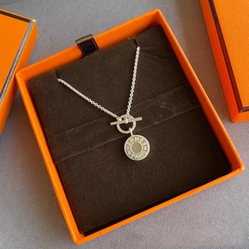 Hermes エルメス ・ネックレス