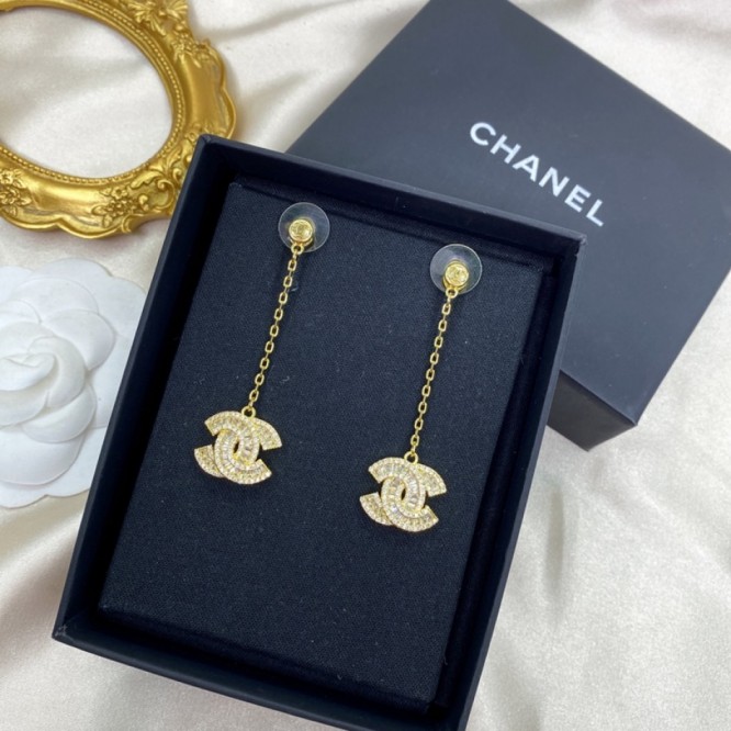 Chanel・ シャネルスタッドピアス イヤリング